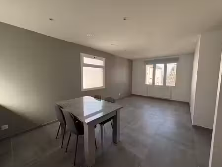 appartement de trois pièces à louer
