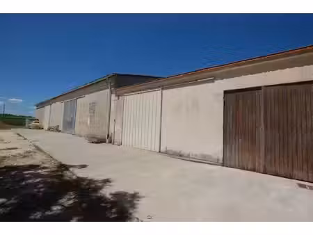 ancien chai en pierre – un fort potentiel à cars