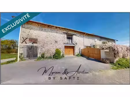 corps de ferme rénové avec cave  grange et dépendances