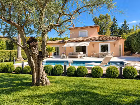 mougins  très belle villa meublée à l'année