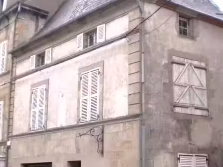 petit immeuble à rénover  bourbon l'archambault