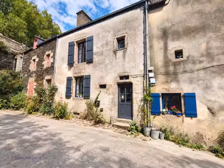 maison de ville en pierre à rochefort-en-terre ? charme et caractère au coeur du village ?
