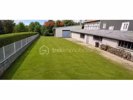 terrain constructible avec hangar / loft