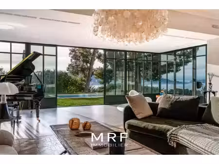maison de luxe à vendre dans le quartier le roucas blanc