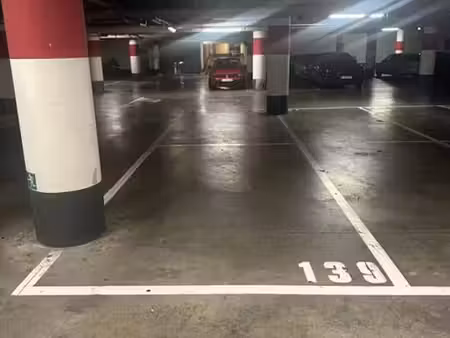 emplacement de parking interieur - plein centre ville