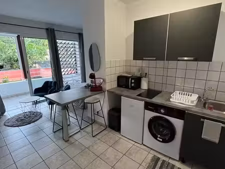 location studio meublé