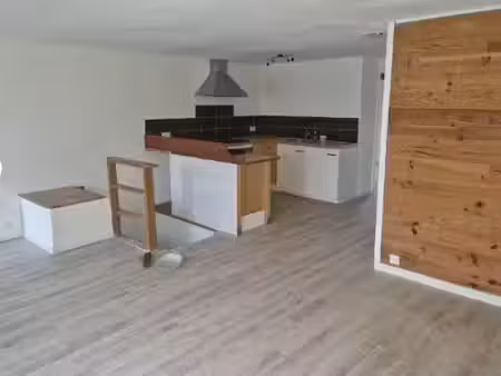 location appartement 3 pièces à cussac-fort-médoc (33460)  700 €