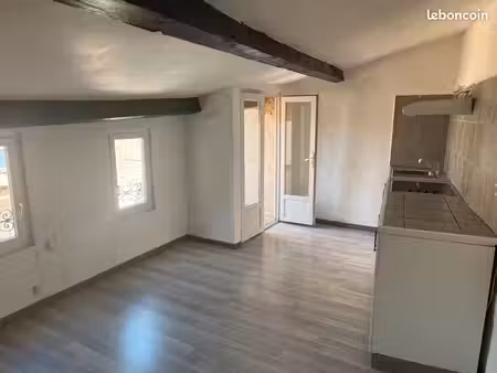 appartement 35 m2 dans maison de village