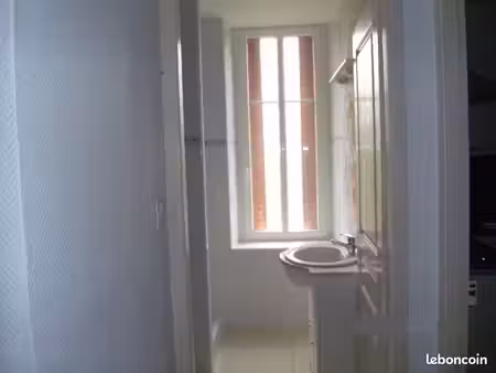 loue t2 meublé tout confort
