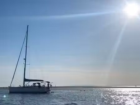 place de port / anneau pour bateau de 8 m – port camargue