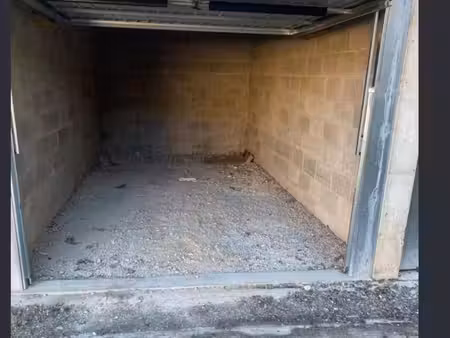 beau garage fermé