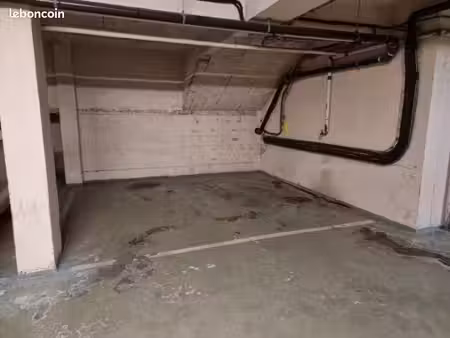 parking 12 m² lille