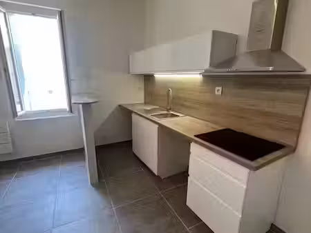 location appartement 2 pièces 43 m² à montpellier (34000)  903 €