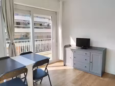 location meublée appartement 2 pièces 44.21 m² à nice (06000)  1 090 €