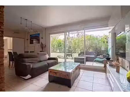 location meublée appartement 3 pièces 62 m² à montpellier (34000)  1 380 €