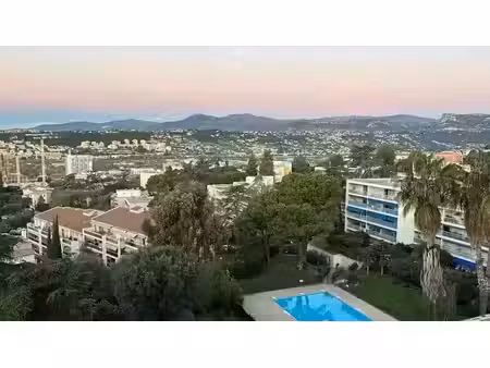 location meublée appartement 2 pièces 43 m² à nice (06000)  1 250 €