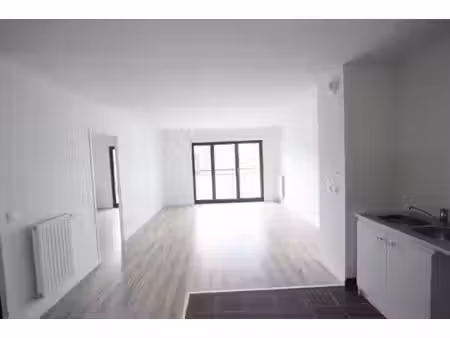 location appartement 4 pièces 81.1 m² à montreuil (93100)  1 929 €