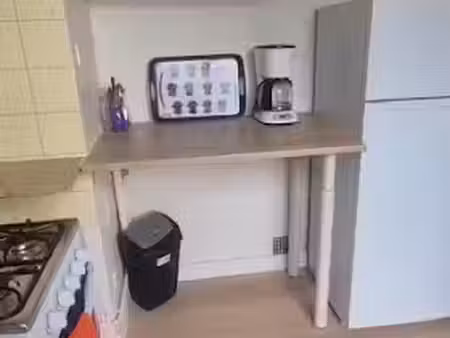 location meublée appartement 1 pièce 31 m² à nimes (30000)  490 €