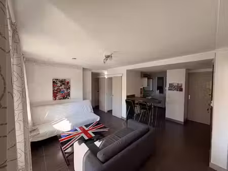 location meublée appartement 4 pièces 69 m² à villeurbanne (69100)  520 €
