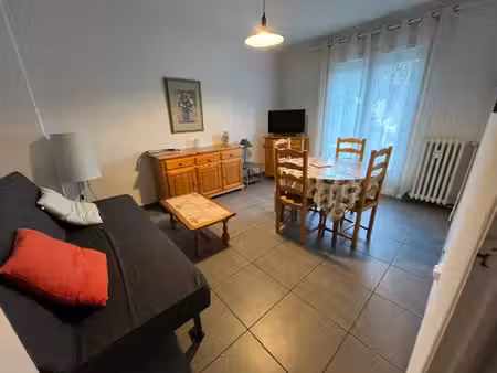 ref 12-3 appartement f2 meuble quartier petite provence proc