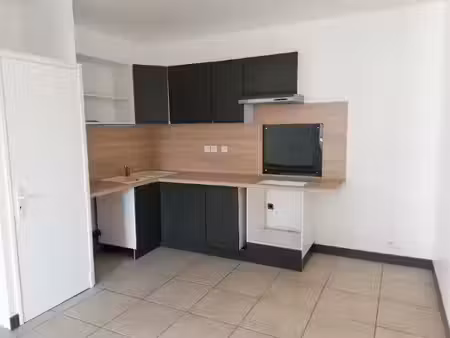 location appartement 3 pièces 67.97 m² à crouttes-sur-marne (02310)  700 €