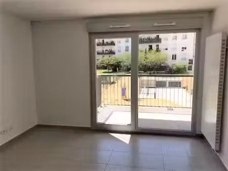 location appartement 3 pièces 57.93 m² à lyon 7ème (69007)  952 €