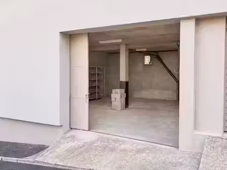 location parking 56 m² à marseille 11ème (13011)  650 €