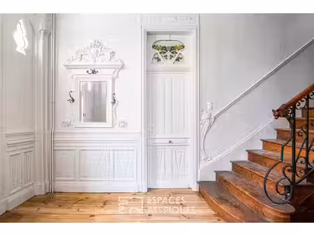 maison bourgeoise rénovée avec jardin et garage