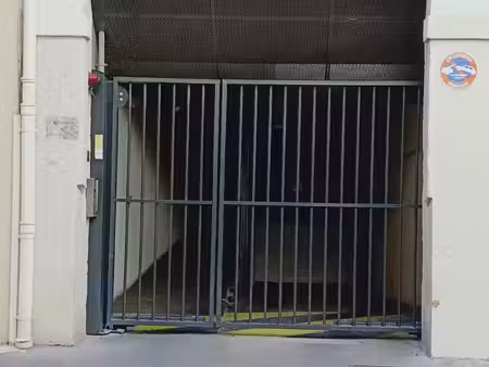 lyon 6ème a louer box individuel - garage fermé accès par bip