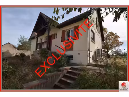 proche saint pourçain sur sioule  maison familiale de 5 chambres