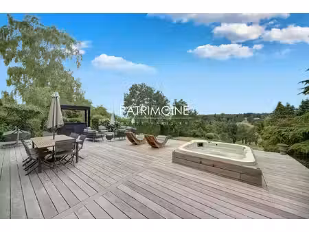 maison  7 pièce(s) 203.4 m2