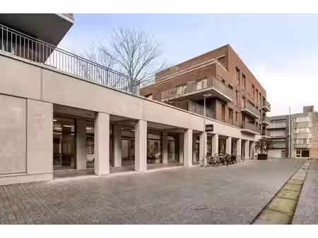 bureau récent à vendre dans le centre de roeselare