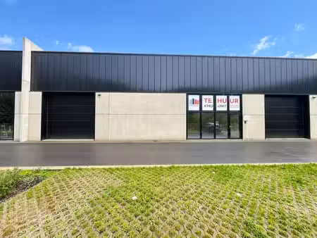 strategisch gelegen kmo-unit van 365 m² met magazijn en k...