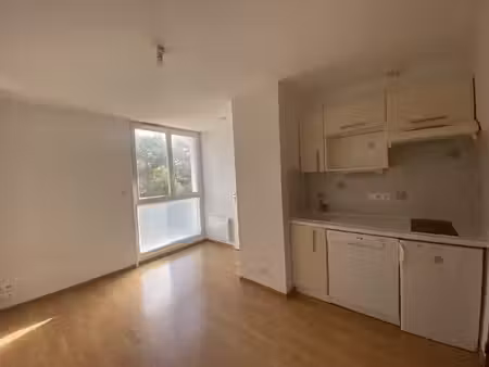 dans résidence calme et sécurisée  appartement 2 pièces avec