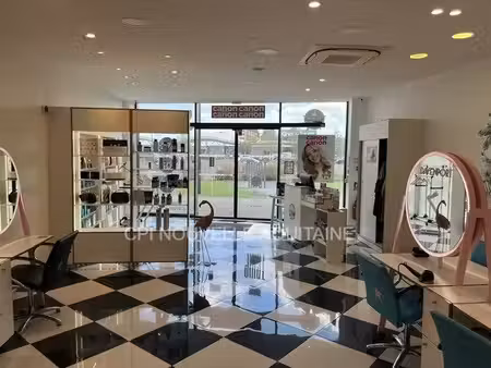 la teste-de-buch  salon de coiffure env. 160m²