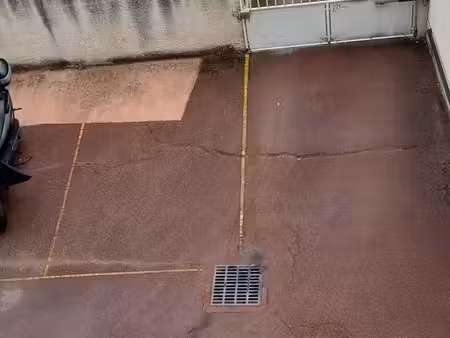 place de parking dans copropriété fermée