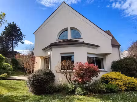 maison 9 pièces 186 m²