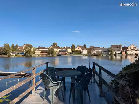 chalet pieds dans l'eau avec ponton - étangs de milly-sur-thérain
