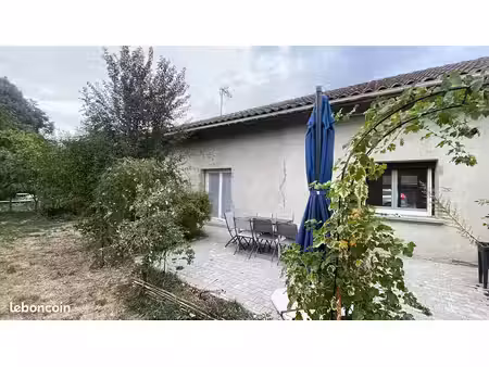 maison 100 m² sur terrain de 3 750 m²