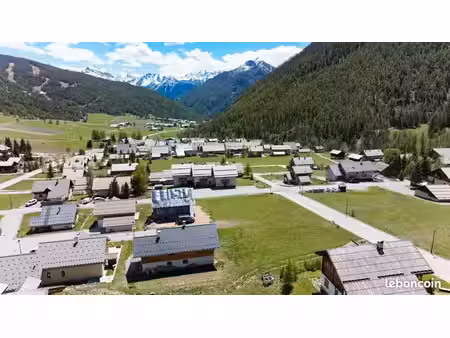 terrain 2 300 m² arvieux