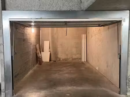 grand garage fermé 22m2