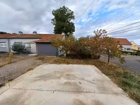 location d'une belle petite maison plain-pied avec terrasse et jardin dans un secteur calm