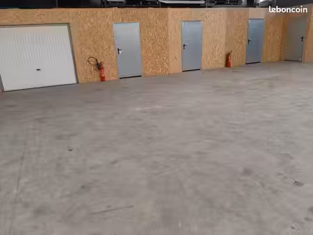 espace de stockage  box  conteneur  bureaux