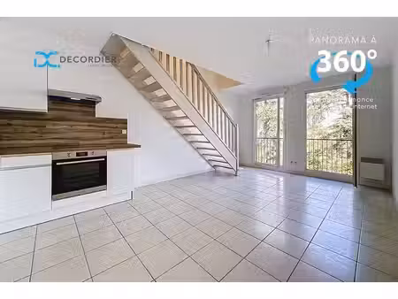 appartement t2 bis duplex 47 m² + 12m2 hors-carrez