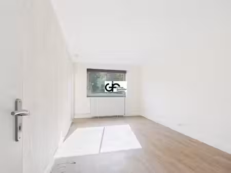 grand studio avec coin chambre