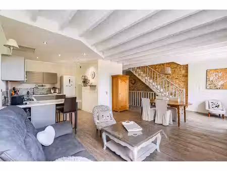 bel appartement en triplex au coeur de lachassagne