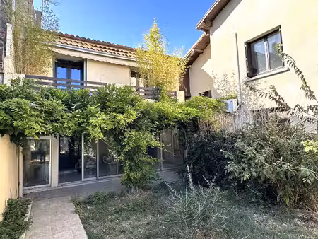 location maison de ville t4 avec jardin  terrasse  cave et place de parking proche gare sn