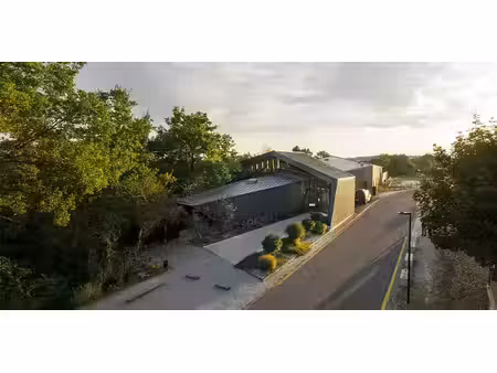 location meublée locaux professionnels 6 pièces 500 m² à angouleme (16000)  6 000 €