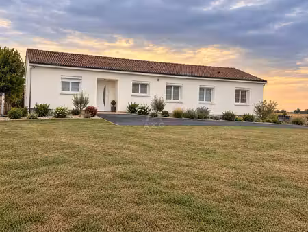 vente maison saint fulgent  141m² 6 pièces 307 000€ avec garage