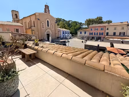 location appartement 1 pièce  25.06m²  le pradet
